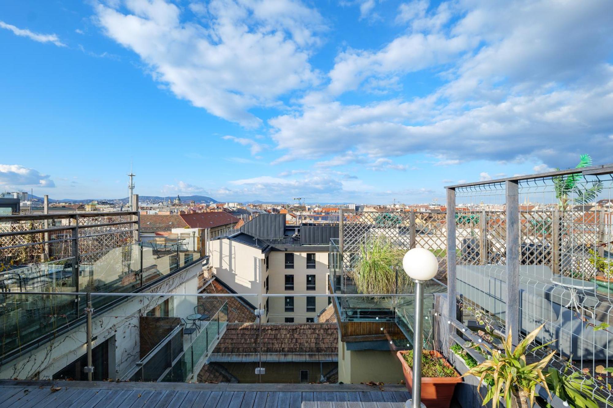 3Bedroom Triplex Rooftop Apartment Budapest Esterno foto